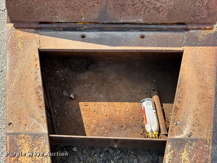 image for item FG0651 2004 Holden HCZ30KT equipment trailer