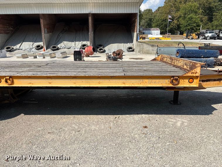 image for item FG0651 2004 Holden HCZ30KT equipment trailer