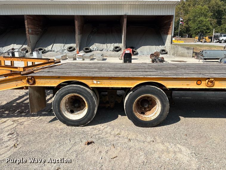 image for item FG0651 2004 Holden HCZ30KT equipment trailer