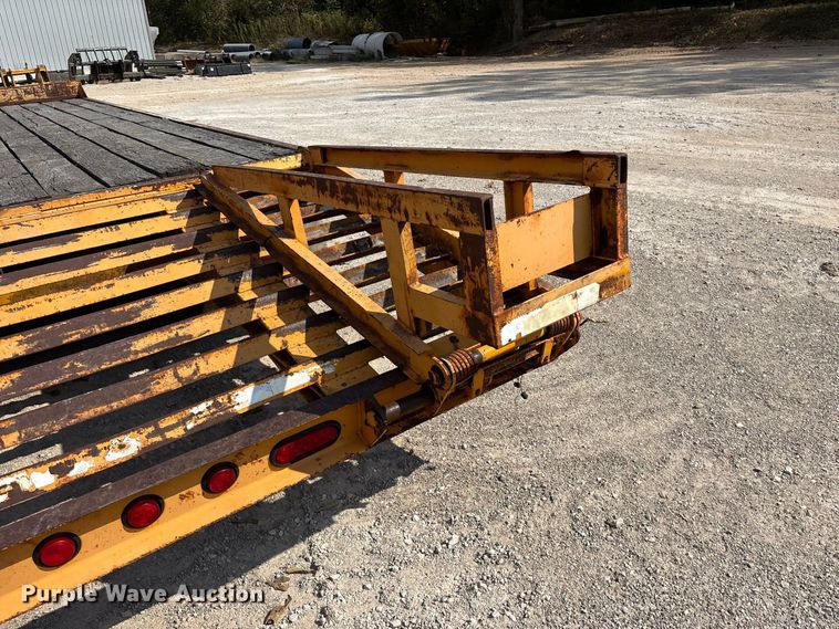 image for item FG0651 2004 Holden HCZ30KT equipment trailer