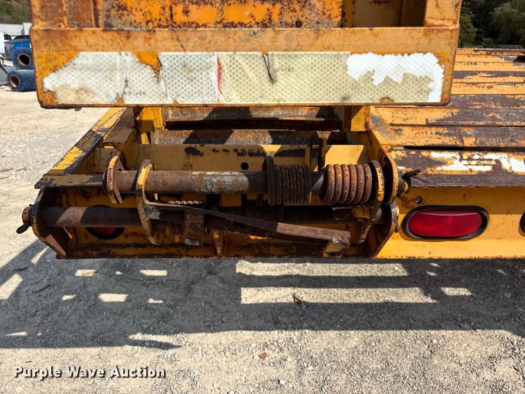 image for item FG0651 2004 Holden HCZ30KT equipment trailer
