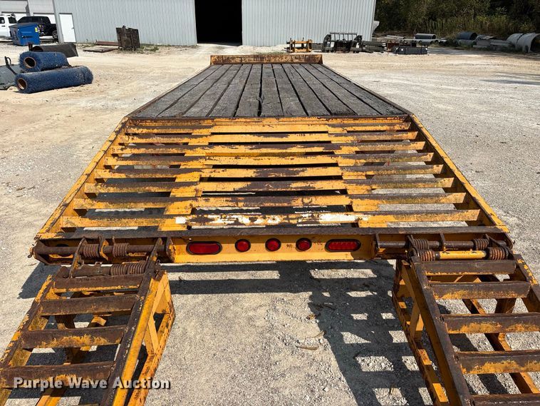 image for item FG0651 2004 Holden HCZ30KT equipment trailer