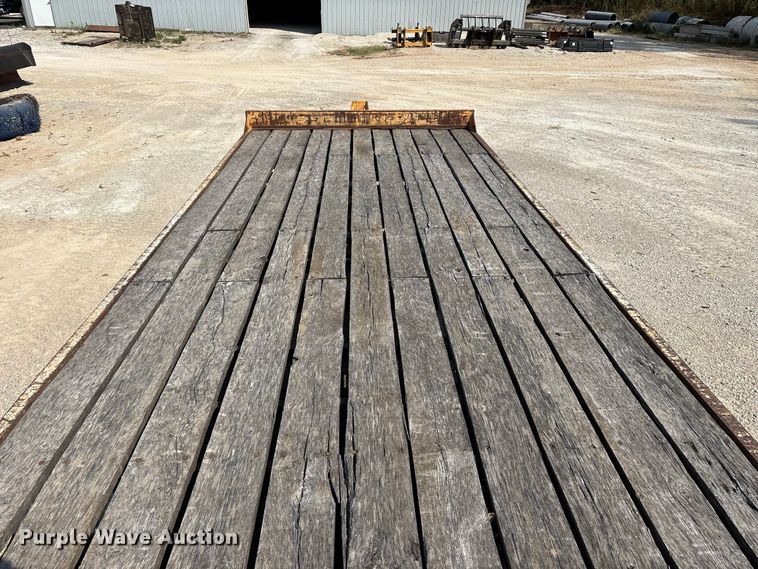 image for item FG0651 2004 Holden HCZ30KT equipment trailer