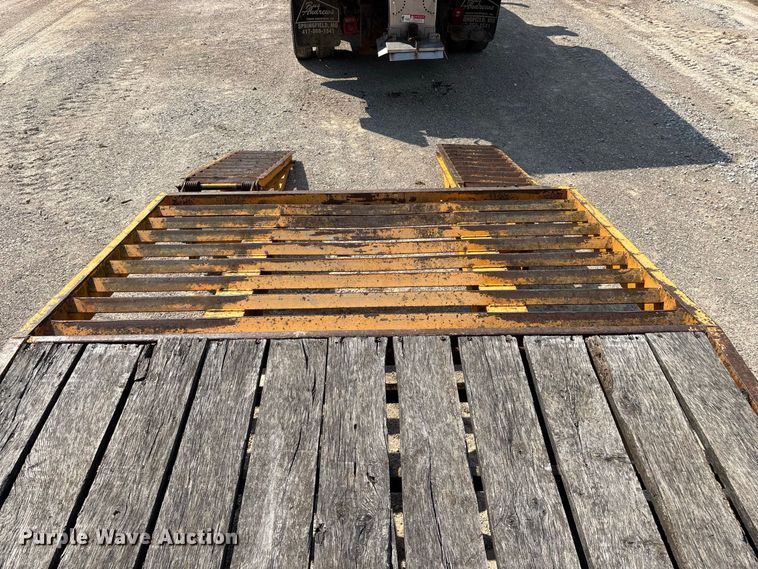 image for item FG0651 2004 Holden HCZ30KT equipment trailer