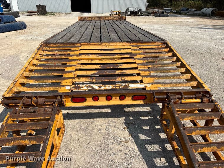 image for item FG0651 2004 Holden HCZ30KT equipment trailer