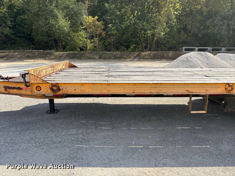 image for item FG0651 2004 Holden HCZ30KT equipment trailer