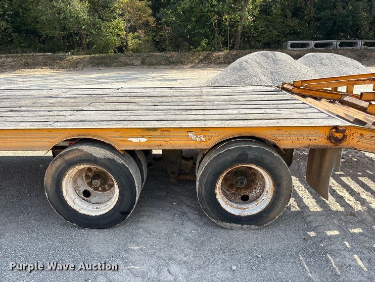 image for item FG0651 2004 Holden HCZ30KT equipment trailer