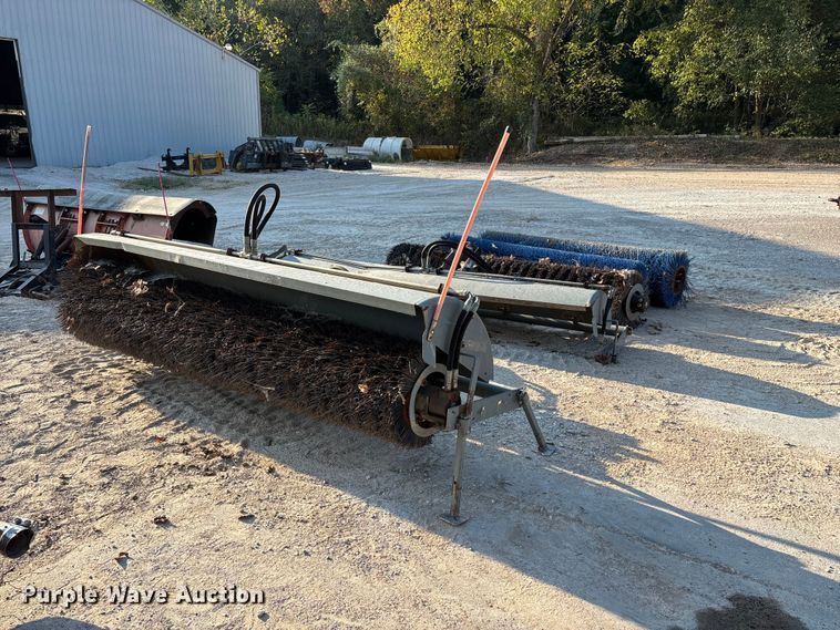 image for item FG0653 (2) Sweepster D32M10STND sweepers