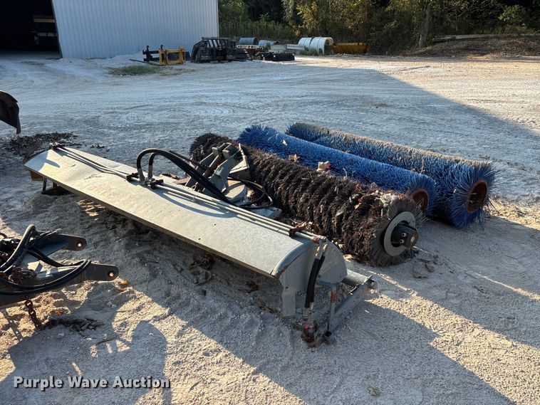 image for item FG0653 (2) Sweepster D32M10STND sweepers