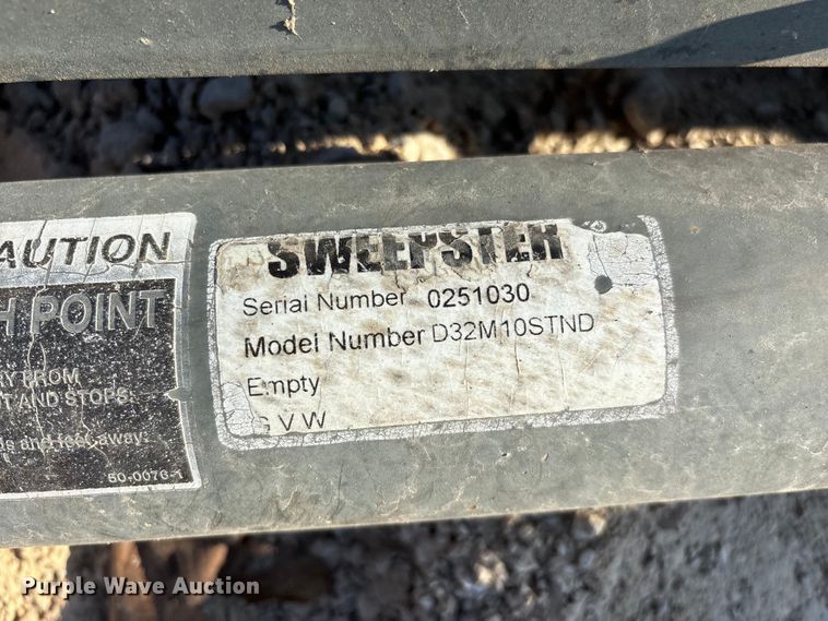 image for item FG0653 (2) Sweepster D32M10STND sweepers