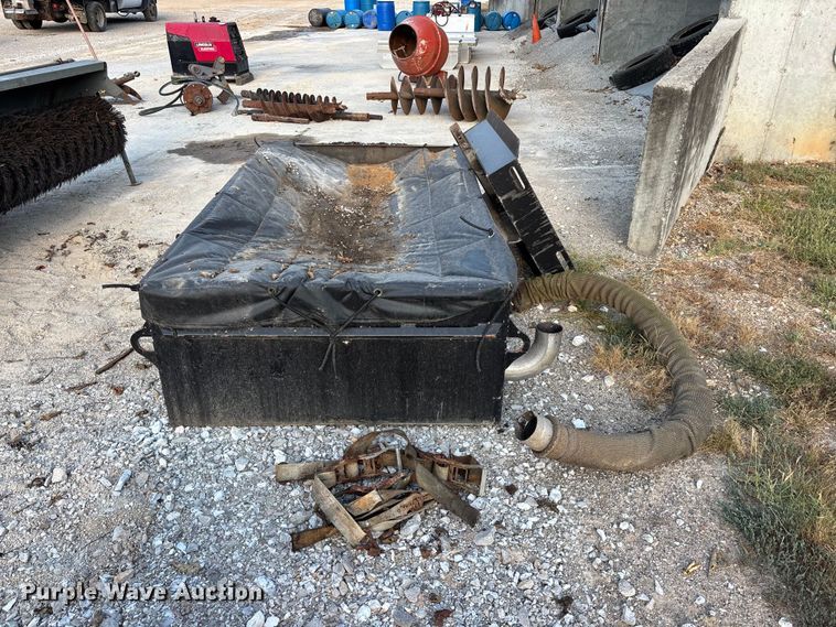 image for item FG0654 Asphalt hot box