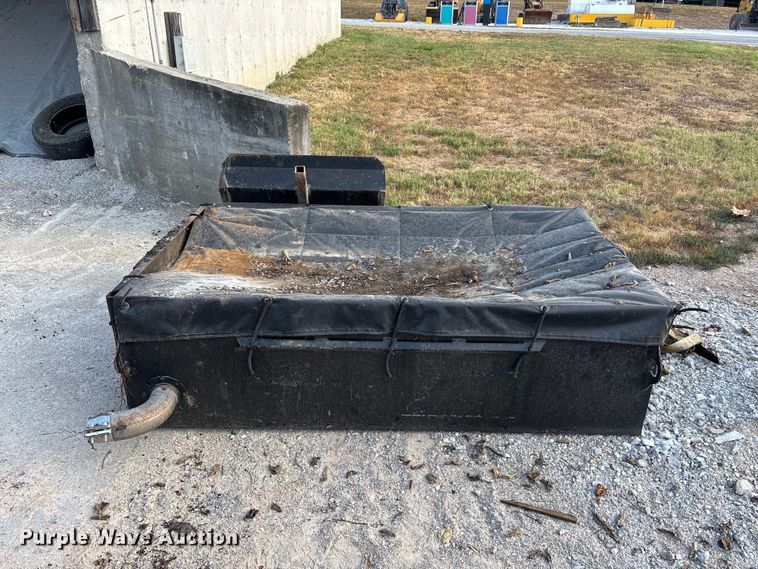 image for item FG0654 Asphalt hot box