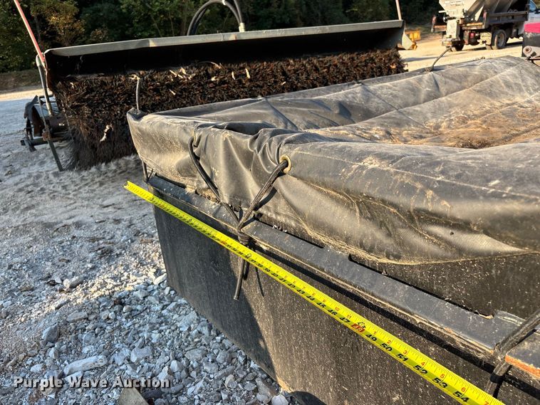 image for item FG0654 Asphalt hot box
