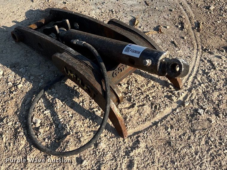 image for item FG0656 Amulet CT20BL-14 hydraulic thumb