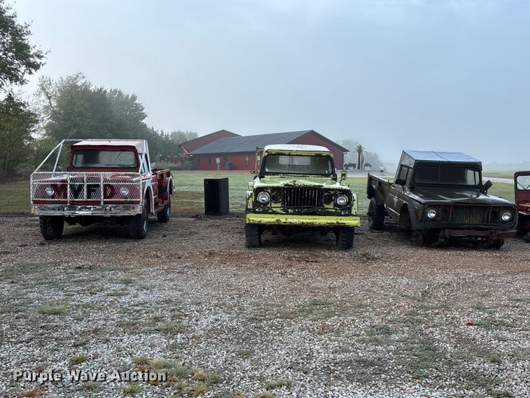 image for item FG0672 (3) Kaiser Jeep Corporation 3521 pickup trucks