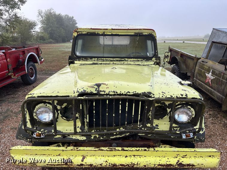 image for item FG0672 (3) Kaiser Jeep Corporation 3521 pickup trucks