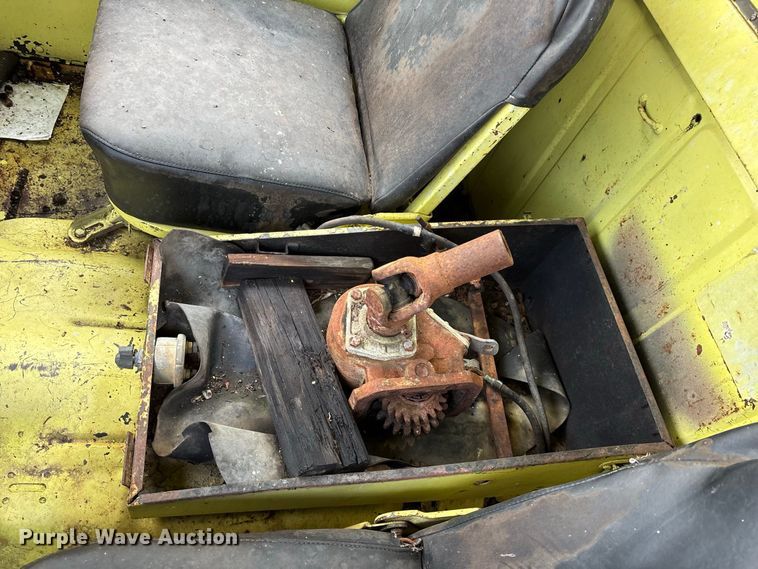 image for item FG0672 (3) Kaiser Jeep Corporation 3521 pickup trucks