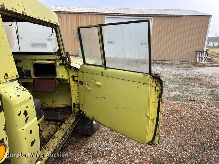 image for item FG0672 (3) Kaiser Jeep Corporation 3521 pickup trucks
