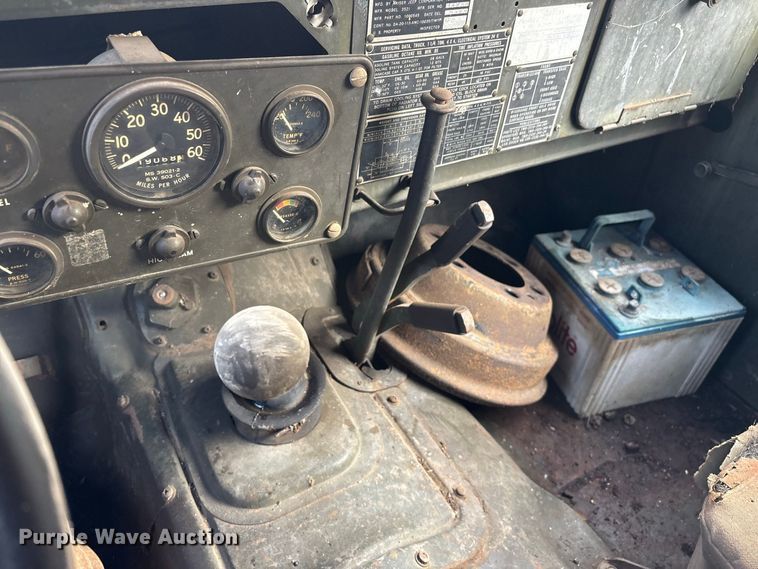 image for item FG0672 (3) Kaiser Jeep Corporation 3521 pickup trucks