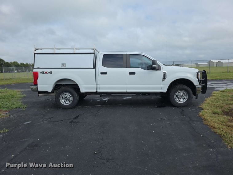 image for item FH6384 2019 Ford F350 Super Duty XL Crew Cab pickup truck