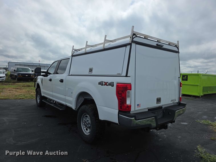 image for item FH6384 2019 Ford F350 Super Duty XL Crew Cab pickup truck