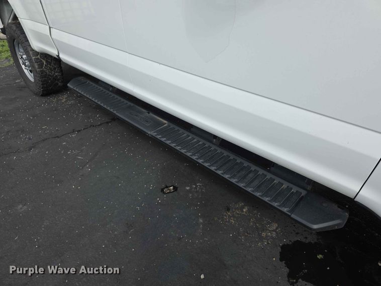 image for item FH6384 2019 Ford F350 Super Duty XL Crew Cab pickup truck