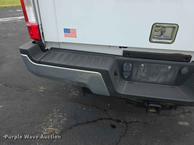 image for item FH6384 2019 Ford F350 Super Duty XL Crew Cab pickup truck