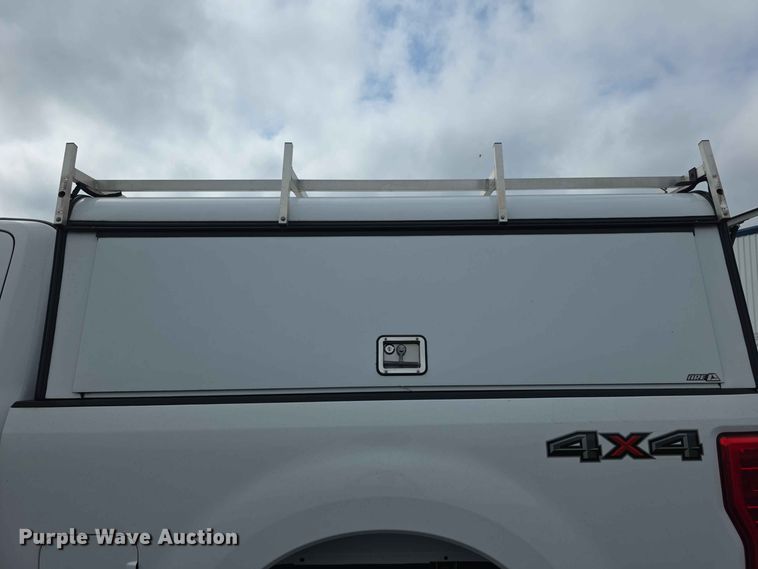 image for item FH6384 2019 Ford F350 Super Duty XL Crew Cab pickup truck