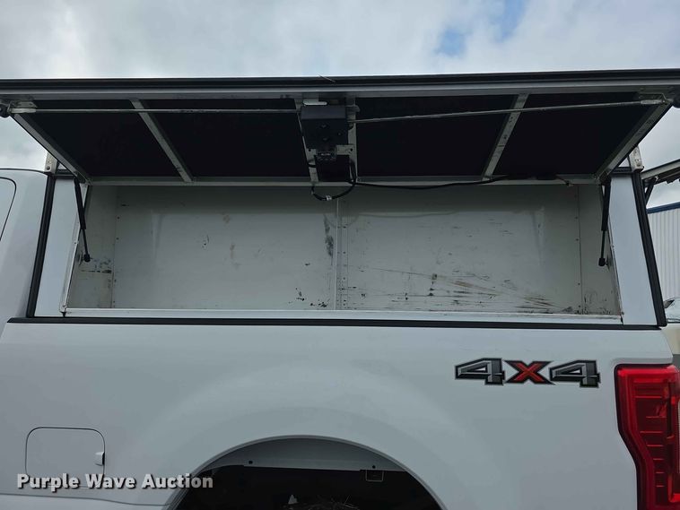 image for item FH6384 2019 Ford F350 Super Duty XL Crew Cab pickup truck