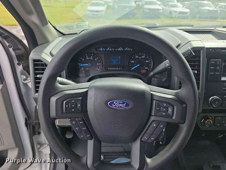 image for item FH6384 2019 Ford F350 Super Duty XL Crew Cab pickup truck