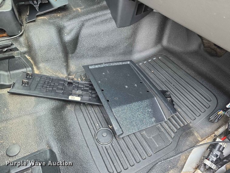image for item FH6384 2019 Ford F350 Super Duty XL Crew Cab pickup truck