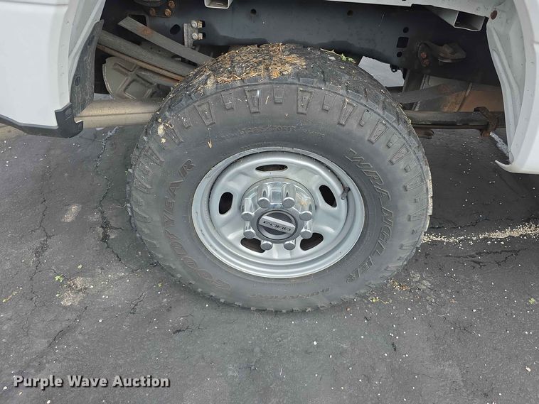 image for item FH6384 2019 Ford F350 Super Duty XL Crew Cab pickup truck
