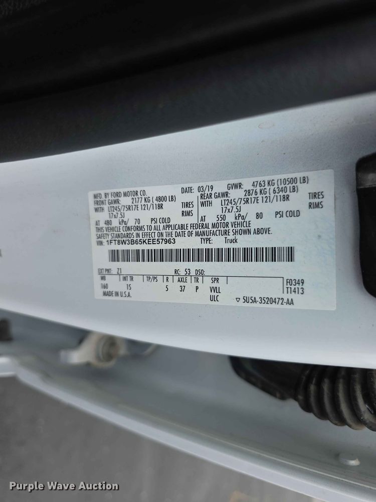 image for item FH6384 2019 Ford F350 Super Duty XL Crew Cab pickup truck