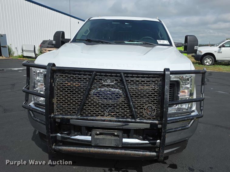 image for item FH6385 2019 Ford F350 Super Duty XL Crew Cab pickup truck