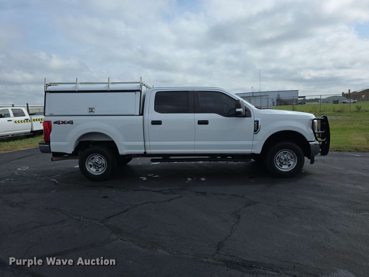 image for item FH6385 2019 Ford F350 Super Duty XL Crew Cab pickup truck