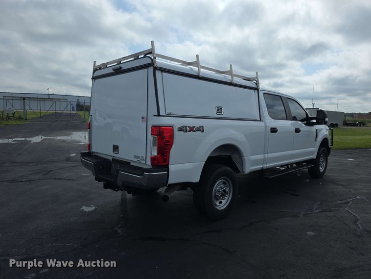 image for item FH6385 2019 Ford F350 Super Duty XL Crew Cab pickup truck