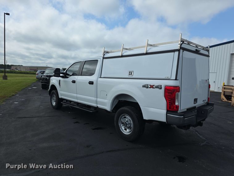 image for item FH6385 2019 Ford F350 Super Duty XL Crew Cab pickup truck