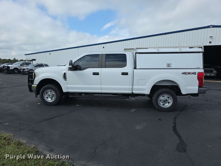image for item FH6385 2019 Ford F350 Super Duty XL Crew Cab pickup truck