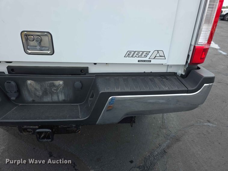 image for item FH6385 2019 Ford F350 Super Duty XL Crew Cab pickup truck