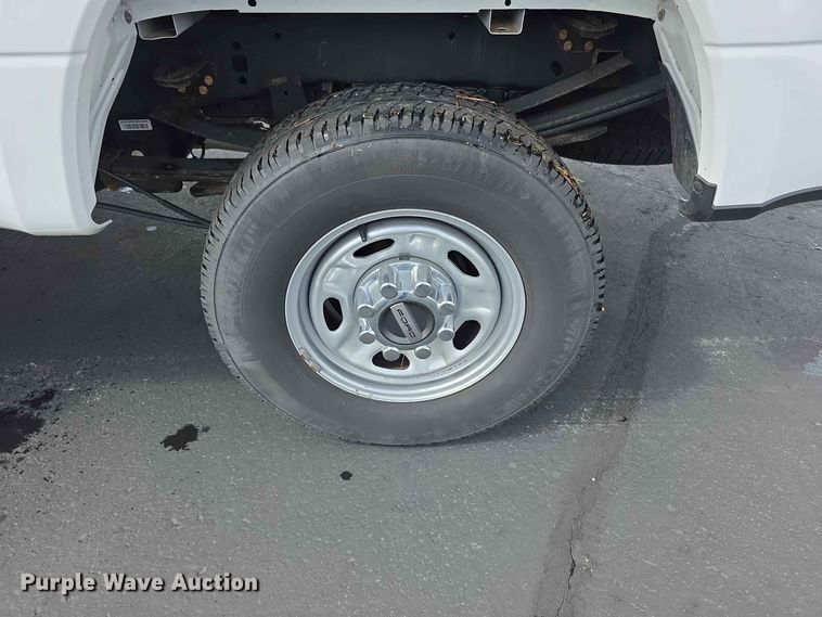 image for item FH6385 2019 Ford F350 Super Duty XL Crew Cab pickup truck