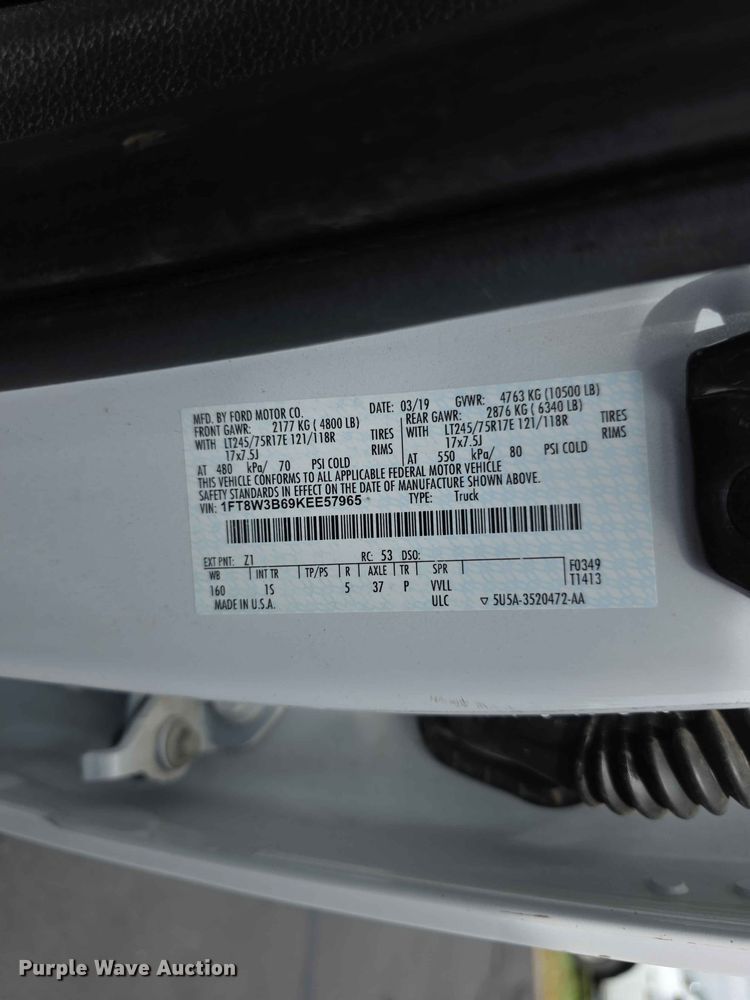 image for item FH6385 2019 Ford F350 Super Duty XL Crew Cab pickup truck