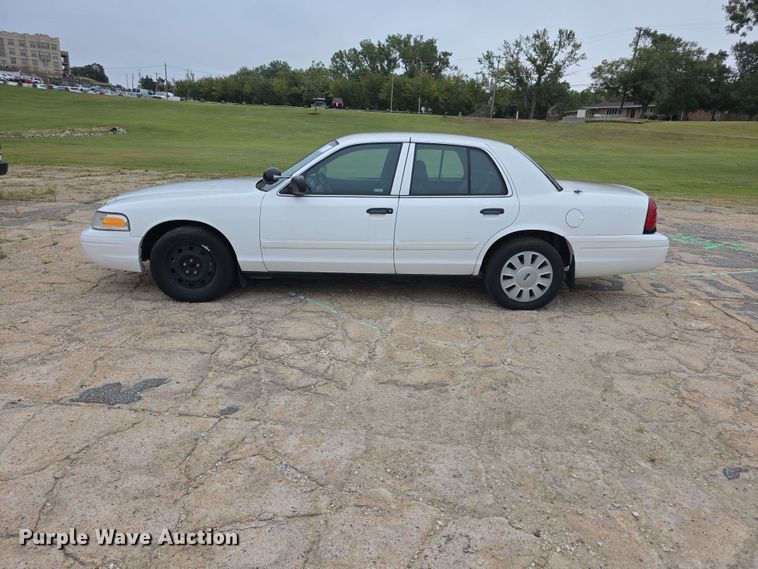 image for item FH6437 2010 Ford  Crown Victoria Police Interceptor 