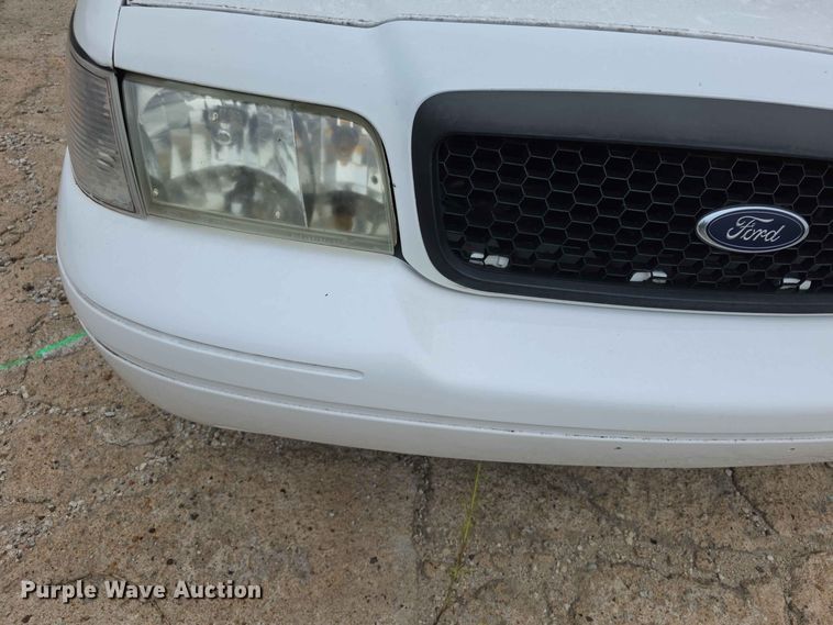 image for item FH6437 2010 Ford  Crown Victoria Police Interceptor 