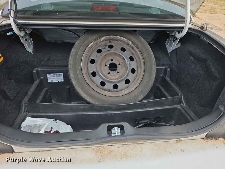 image for item FH6437 2010 Ford  Crown Victoria Police Interceptor 