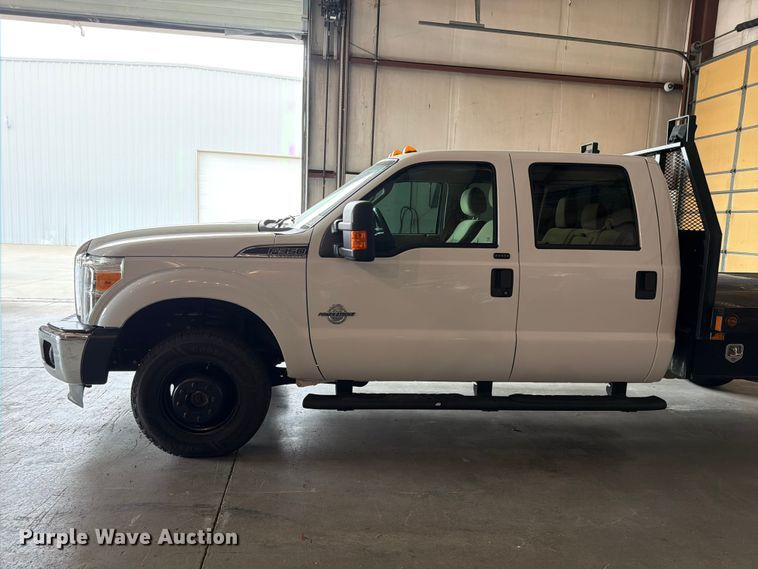 image for item FH6443 2012 Ford F350 Super Duty XLT Crew Cab flatbed pickup truck
