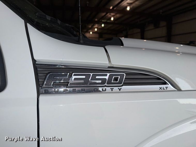 image for item FH6443 2012 Ford F350 Super Duty XLT Crew Cab flatbed pickup truck