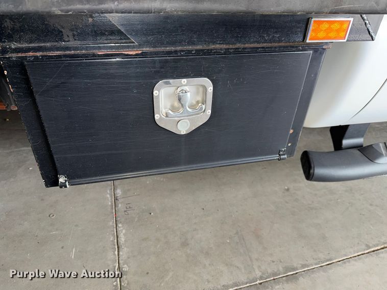 image for item FH6443 2012 Ford F350 Super Duty XLT Crew Cab flatbed pickup truck