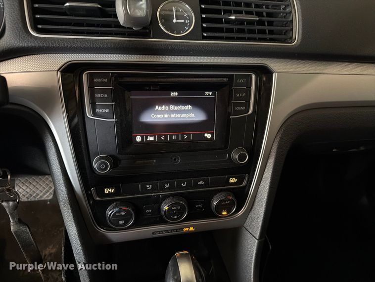 image for item FH6445 2016 Volkswagen  Passat TSI 