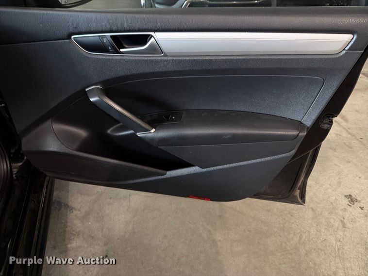 image for item FH6445 2016 Volkswagen  Passat TSI 