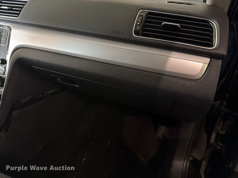 image for item FH6445 2016 Volkswagen  Passat TSI 